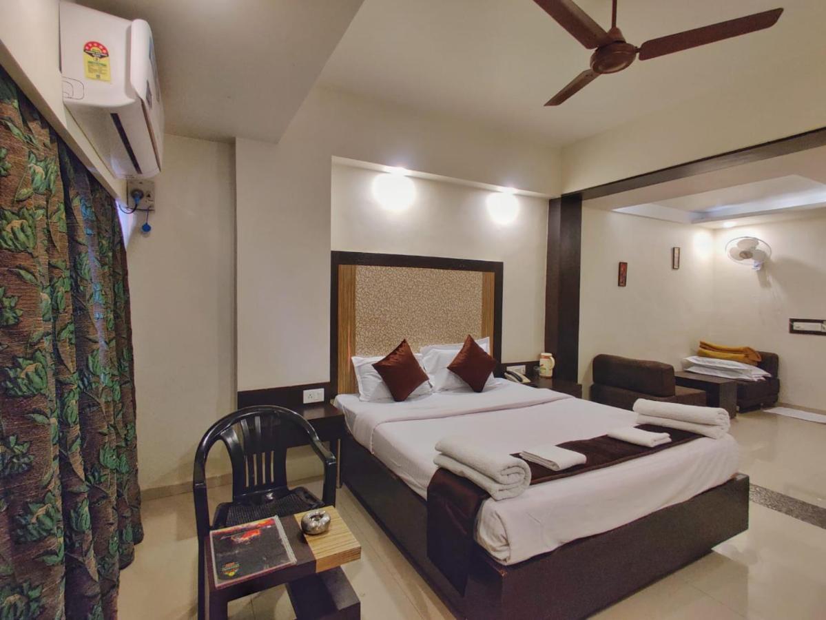 Hotel Ashwin Igatpuri, Pure Veg & Jain Food Dış mekan fotoğraf
