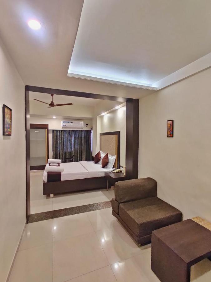 Hotel Ashwin Igatpuri, Pure Veg & Jain Food Dış mekan fotoğraf