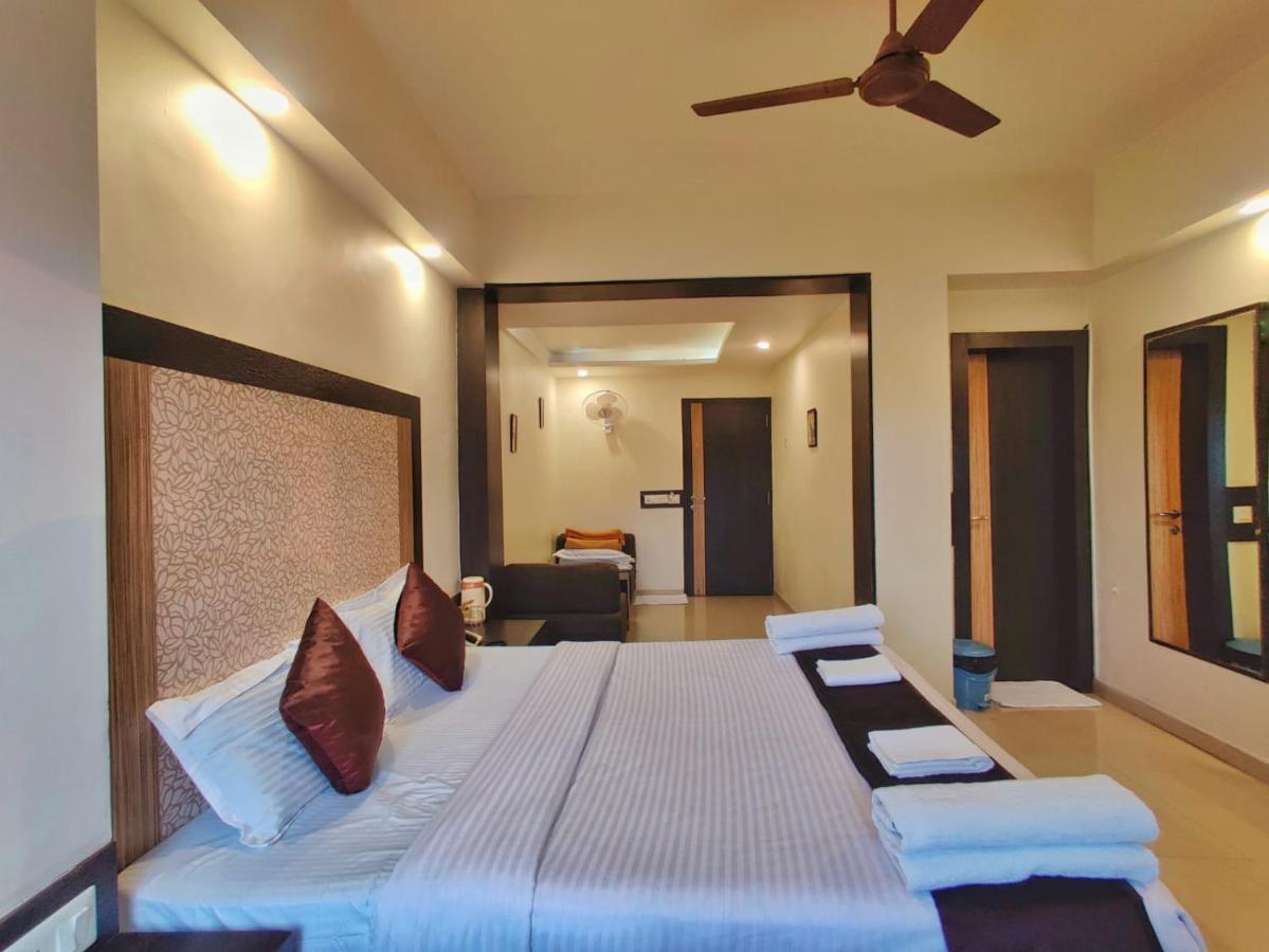 Hotel Ashwin Igatpuri, Pure Veg & Jain Food Dış mekan fotoğraf