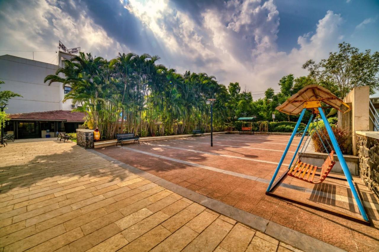 Hotel Ashwin Igatpuri, Pure Veg & Jain Food Dış mekan fotoğraf