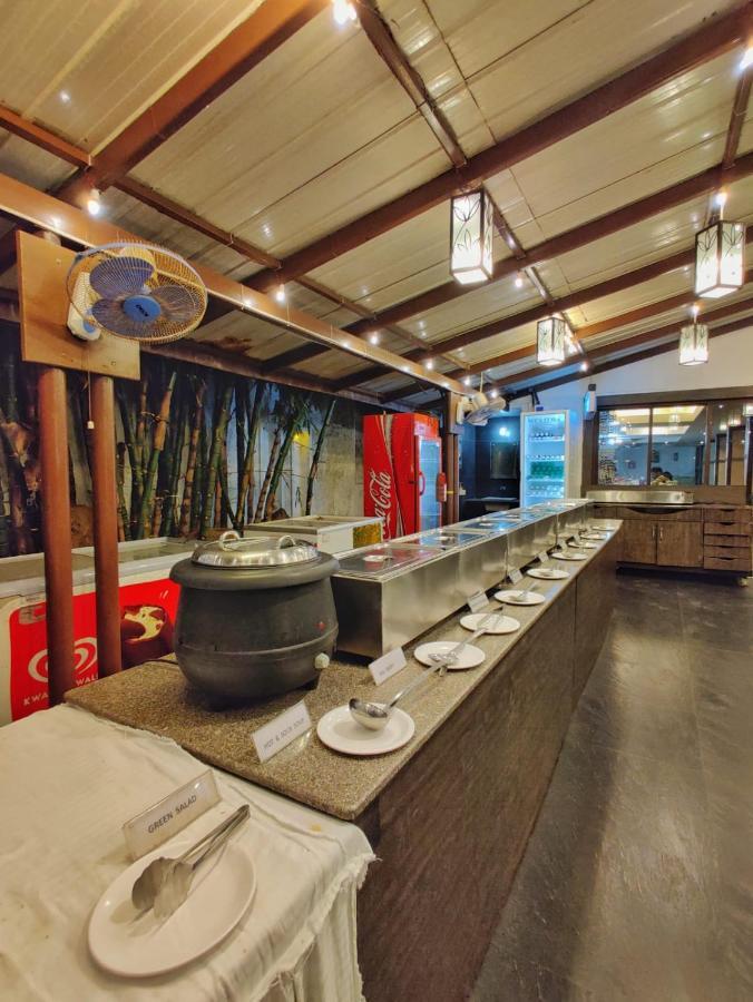 Hotel Ashwin Igatpuri, Pure Veg & Jain Food Dış mekan fotoğraf
