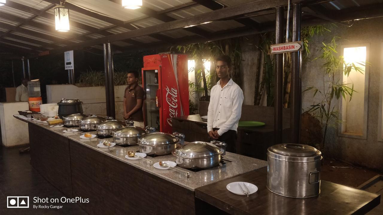Hotel Ashwin Igatpuri, Pure Veg & Jain Food Dış mekan fotoğraf
