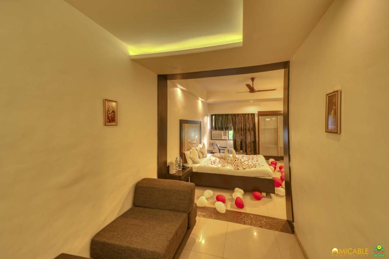 Hotel Ashwin Igatpuri, Pure Veg & Jain Food Dış mekan fotoğraf