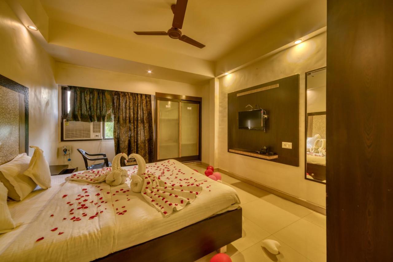 Hotel Ashwin Igatpuri, Pure Veg & Jain Food Dış mekan fotoğraf